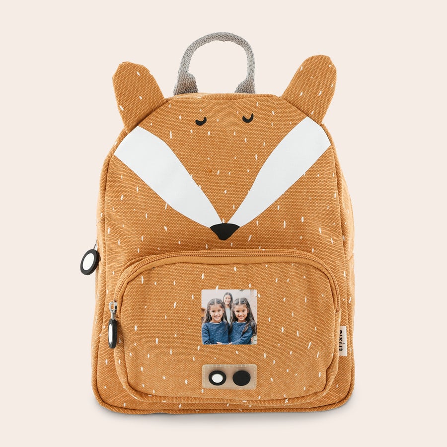 Rucsac pentru Copii Personalizat - Trixie Rucsac personalizat pentru copii cu design vulpe și nume imprimat cu fotografia a două fetițe pe buzunarul frontal