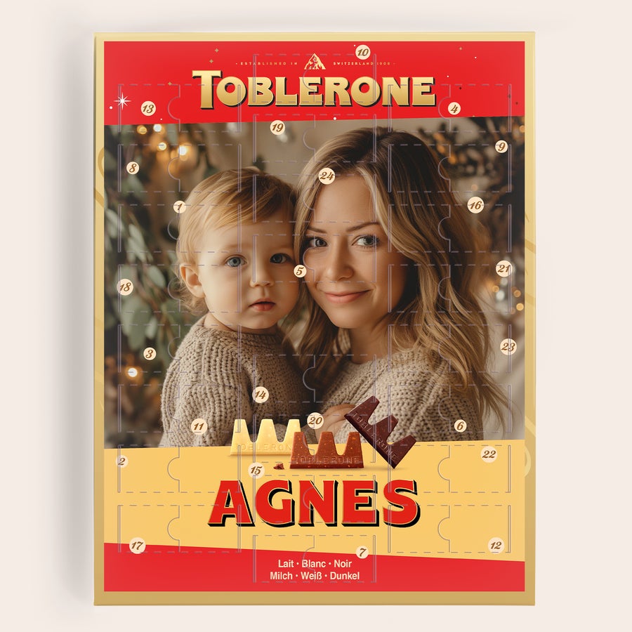 Chokolade julekalender med eget design - Toblerone Personlig Toblerone julekalender med billede af en mor og barn, navn Agnes og chokoladestykker. Tæl ned til jul med denne personlige Toblerone julekalender.