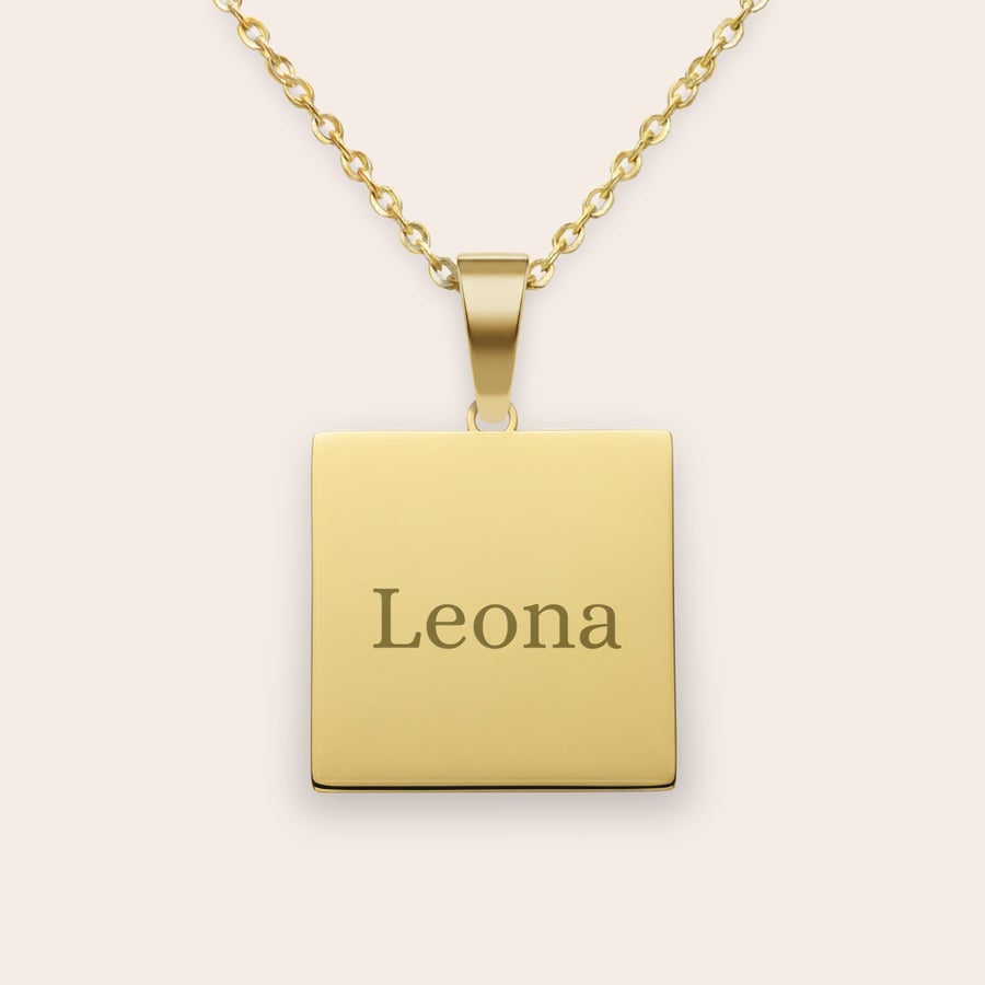 Halskæde med firkantet vedhæng Halskæde med firkantet vedhæng