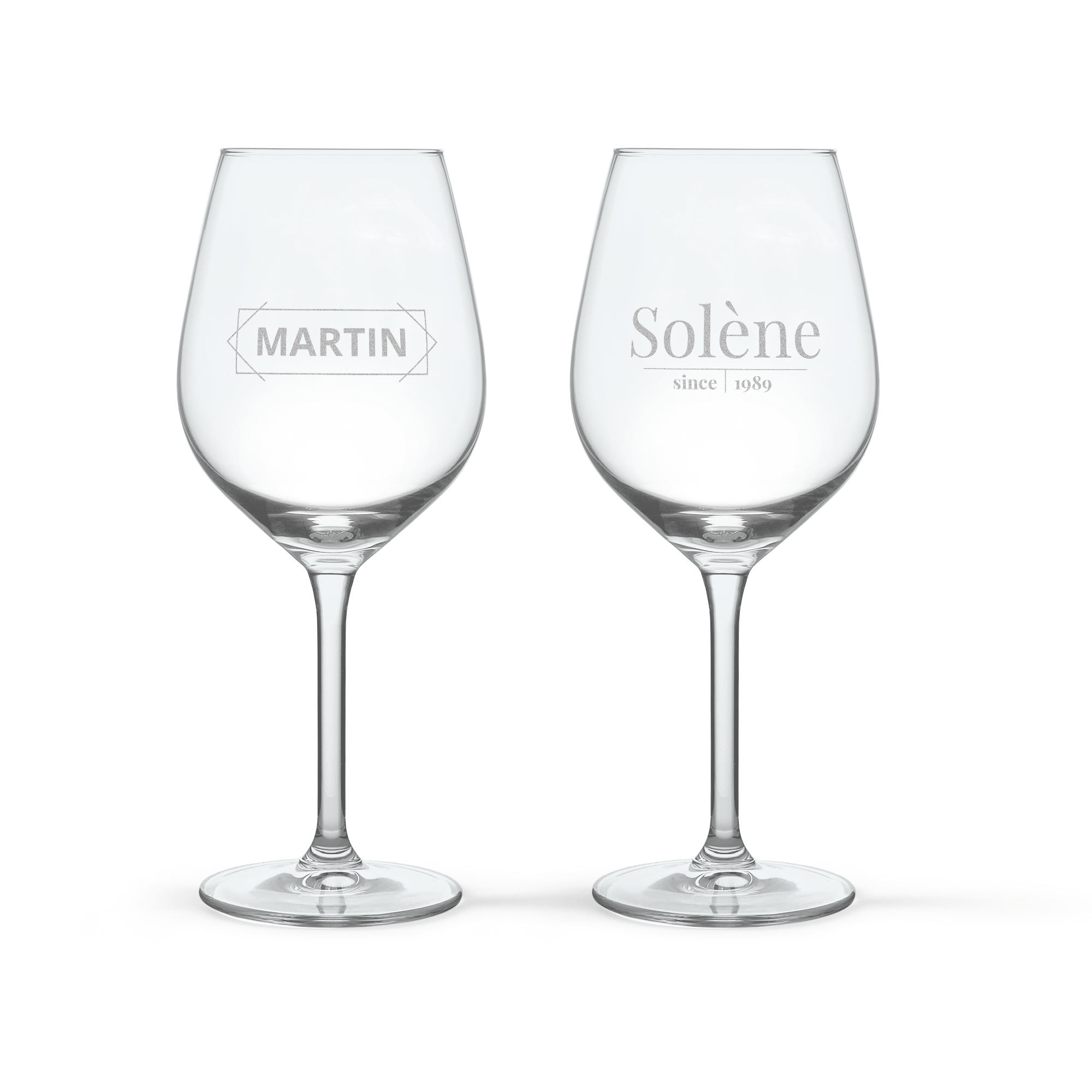 Deux verres à vin Royal Leerdam avec gravure personnalisée : un verre "Martin" et un verre "Solène since 1989", pour compléter votre caisse à vin.