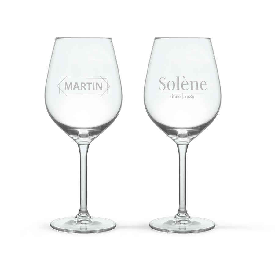 Vin Salentein Malbec personnalisé Deux verres de vin gravés, un avec le prénom Martin, l'autre avec Solène since 1989.