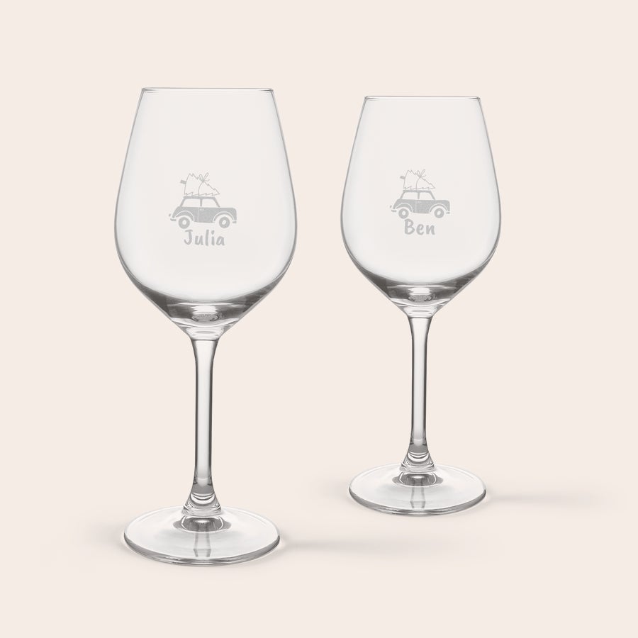 Pachet de băuturi cu vin cu pahare gravate Pachet de băuturi cu vin cu pahare gravate
