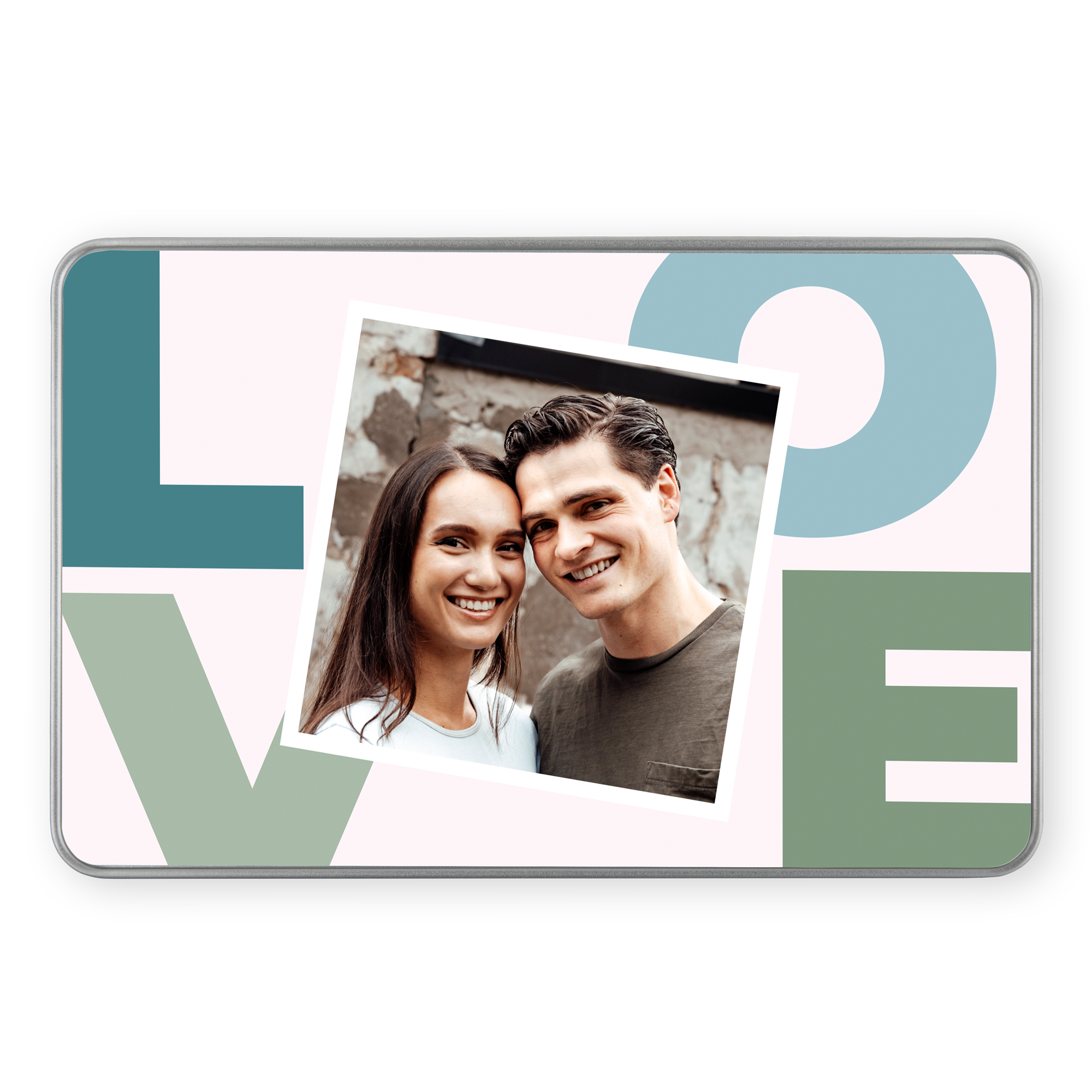 Cutie cadou personalizată umplută cu ciocolată Côte d'Or Mini Bouchée, imprimată cu fotografia unui cuplu zâmbitor și textul Love.