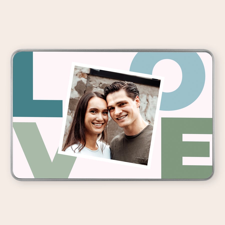 Scatola regalo personalizzata - Mini Bouchée alla Côte d'Or Scatola regalo personalizzata con foto di coppia e design LOVE stampato, piena di delizioso cioccolato Côte d'Or Mini Bouchée