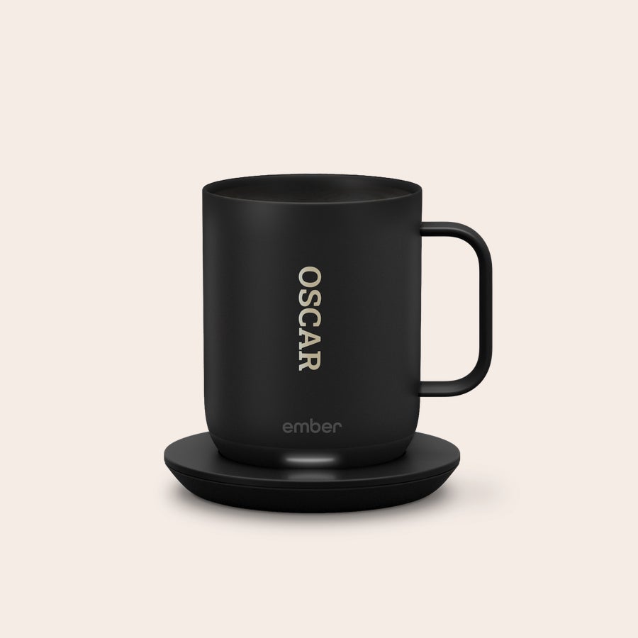 Ember Smart Control Mug Copo Ember Control preto personalizado com nome Oscar gravado a laser para saborear cada gole