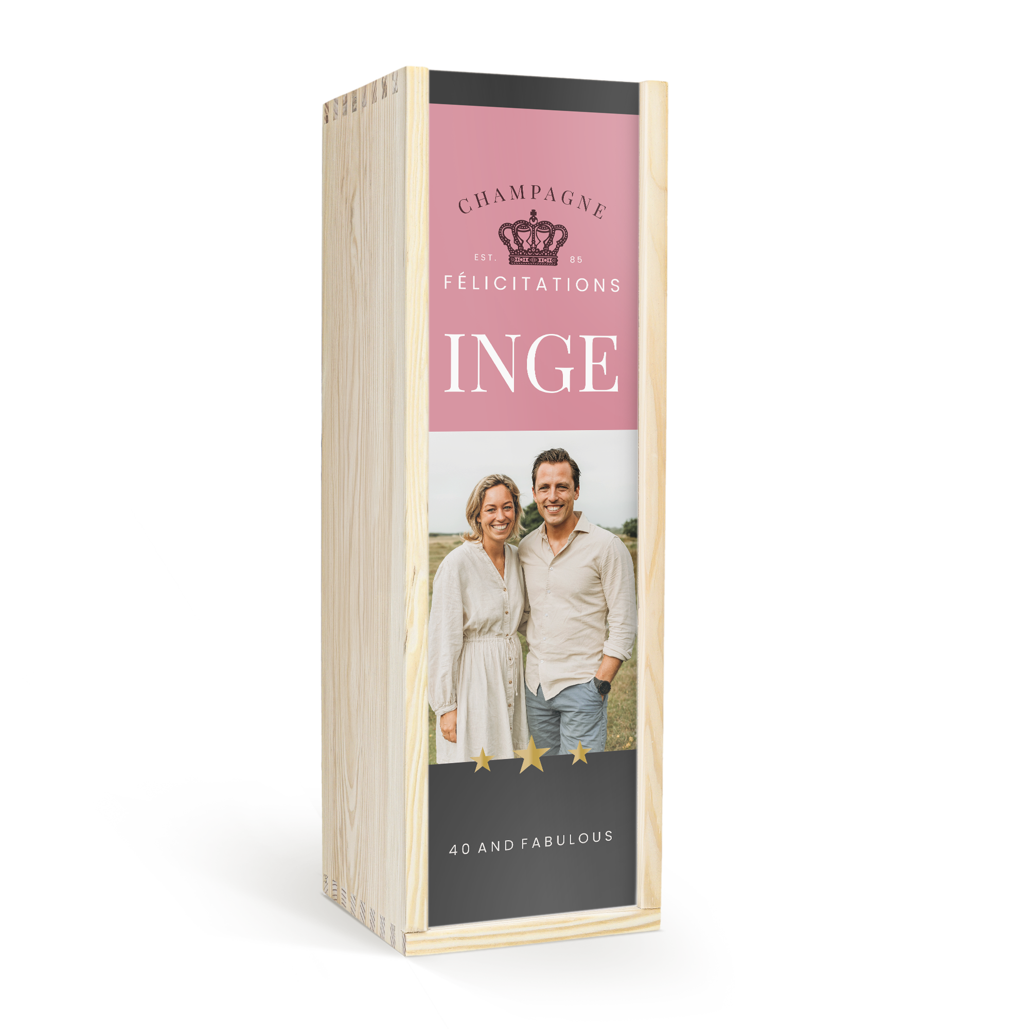 Coffret en bois personnalisé pour magnum de Moët & Chandon avec photo et texte "Félicitations Inge"