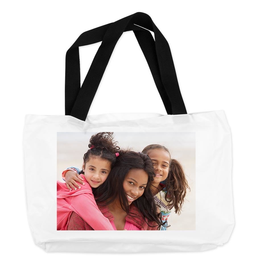 Bolsa de praia personalizada branca com foto de três mulheres sorrindo, para dias de praia