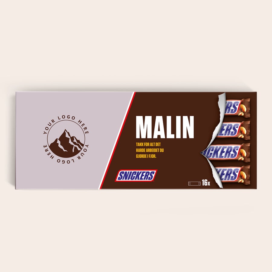 Personlig tilpasset XXL Snickers-sjokolade Personlig XXL Snickers-sjokolade med navn "Malin" og tekst trykt på, og 16 sjokolader vises.