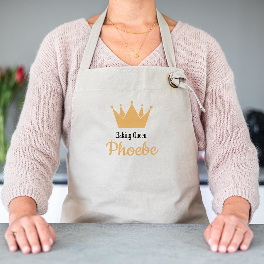Zástěra s fotkou / textem Personalizovaná zástěra s korunkou, textem Baking Queen a jménem Phoebe, vytištěná na světlé látce