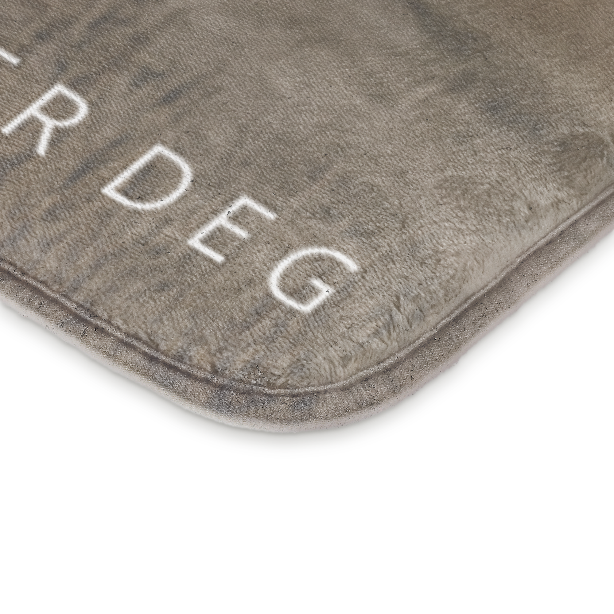 Beige personalisert badematte med teksten "R DEG", trykt med ditt eget design.
