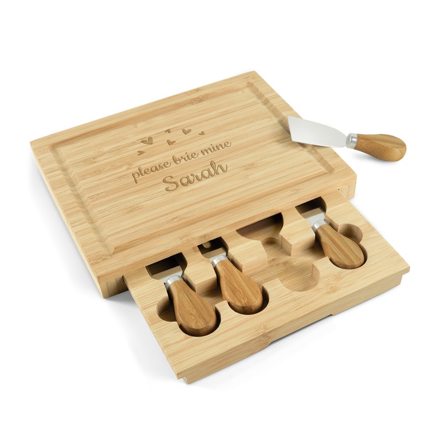 Set Coltelli da Formaggio con Tagliere Set Coltelli da Formaggio con Tagliere