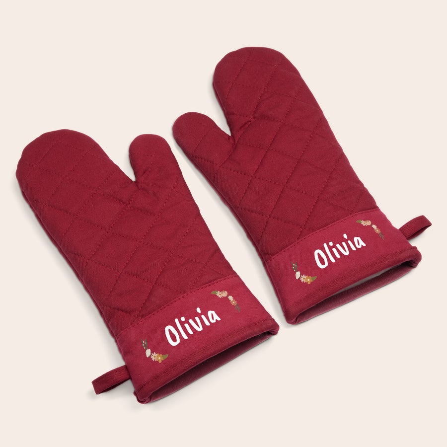 Paire de gants de cuisine personnalisés Paire de gants de cuisine rouges personnalisés avec le prénom Olivia imprimé et un motif floral