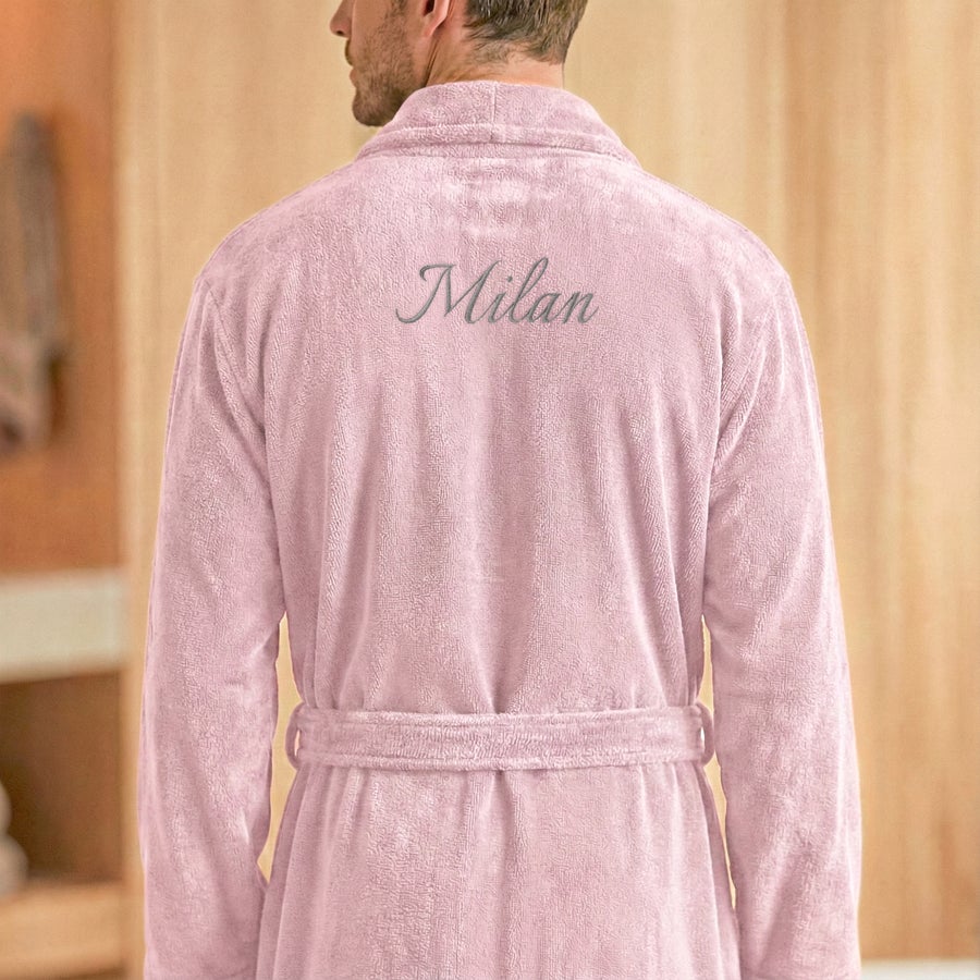 Badekåbe til mænd Badekåbe til mænd - Lyserød (L/XL) med det broderede navn "Milan" på ryggen, perfekt som personlig gave.