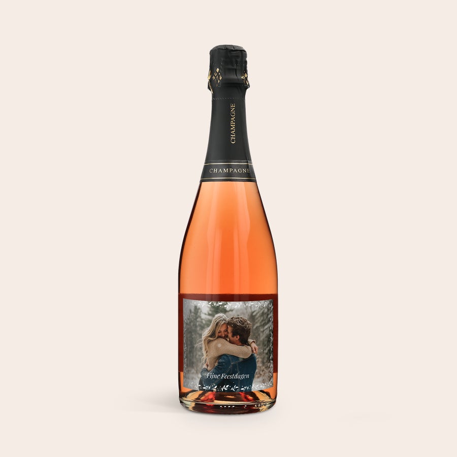 Rosé champagne - René Schloesser Fles rosé champagne met gepersonaliseerd etiket, bedrukt met foto van stel en de tekst Fijne Feestdagen.