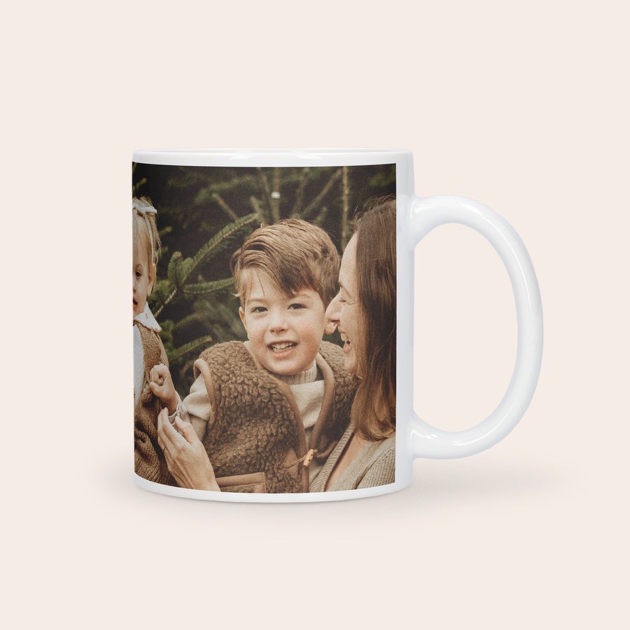 Mug Noël avec photo Mug de Noël personnalisé avec photo de famille souriante imprimée: une maman avec deux jeunes enfants
