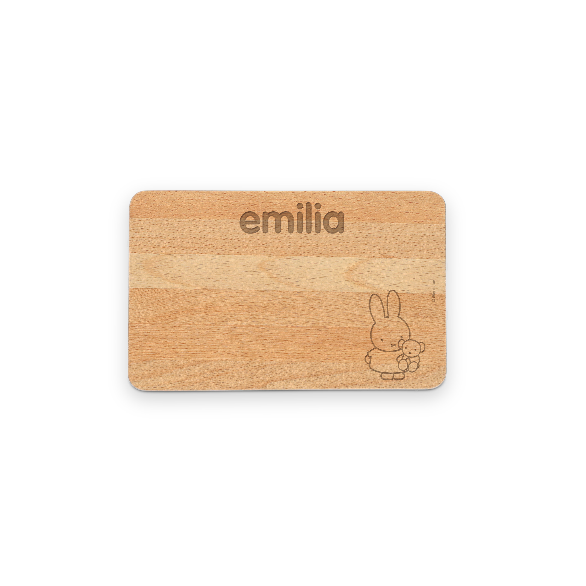 O placă de pâine din lemn de fag, gravată cu numele Emilia și o imagine cu iepurașul Miffy, un cadou personalizat.
