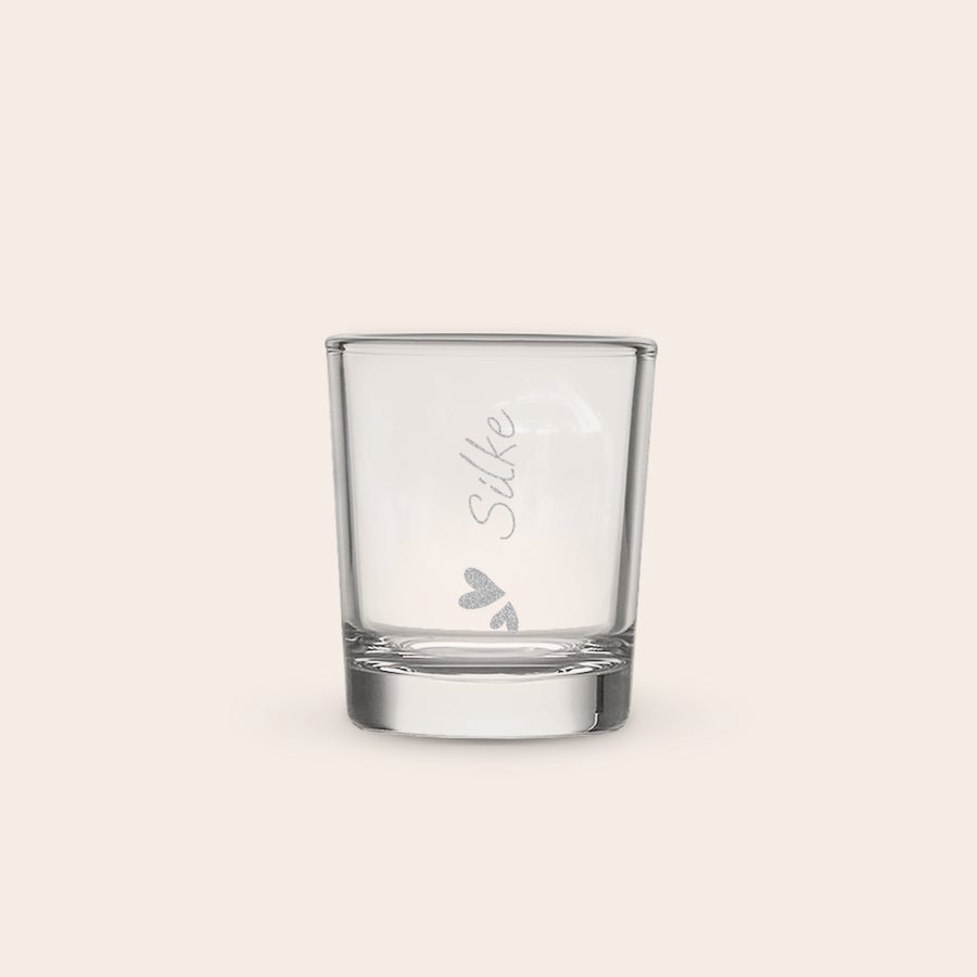 Shotglas Det bliver kun en blast med personlige indgraverede shotglas. Mørkeblåt shotglas med graveret navn og hjerter.