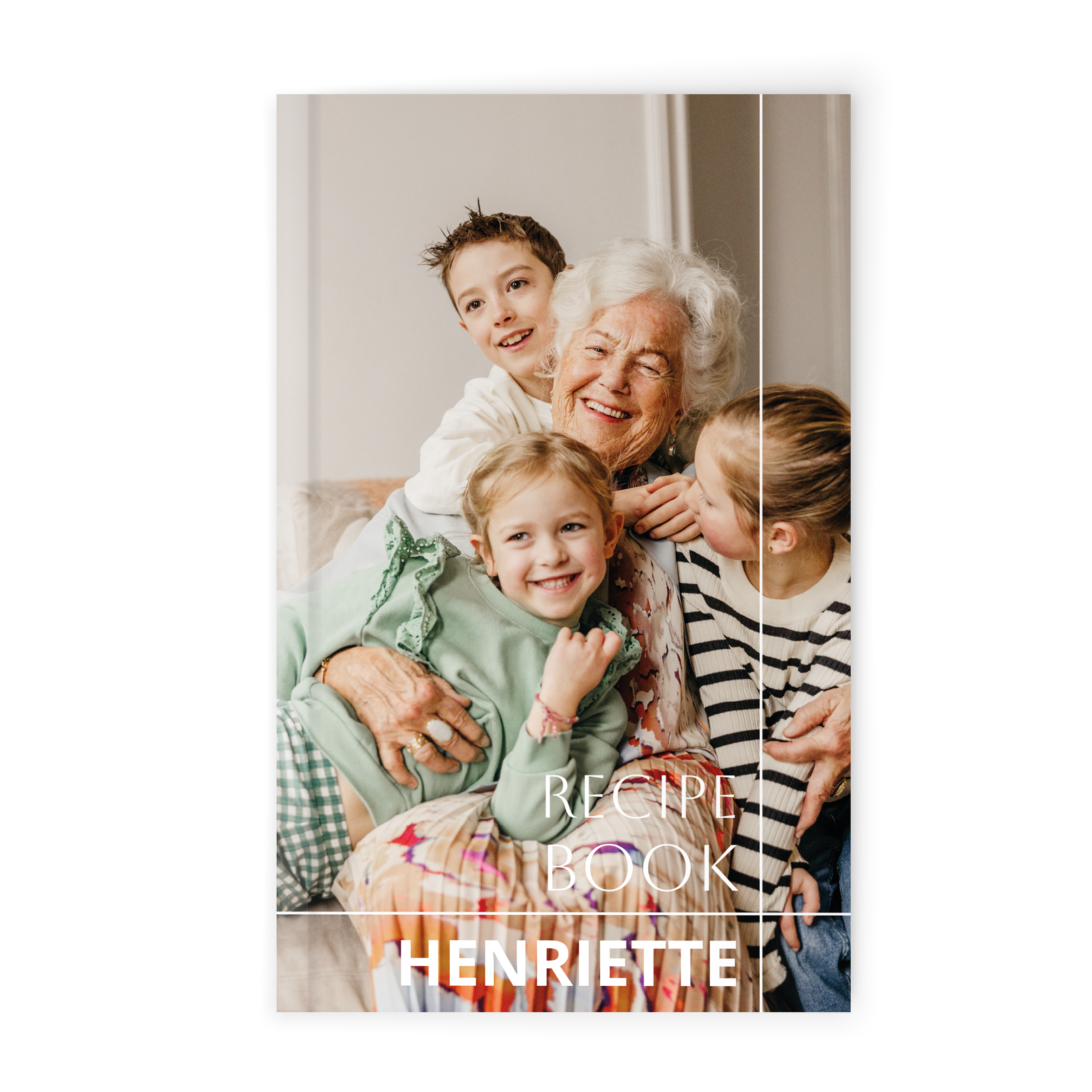 Un carnet de note personnalisé avec vos plus belles photos, imprimé d'une grand-mère et ses petits-enfants, et le texte "Henriette"