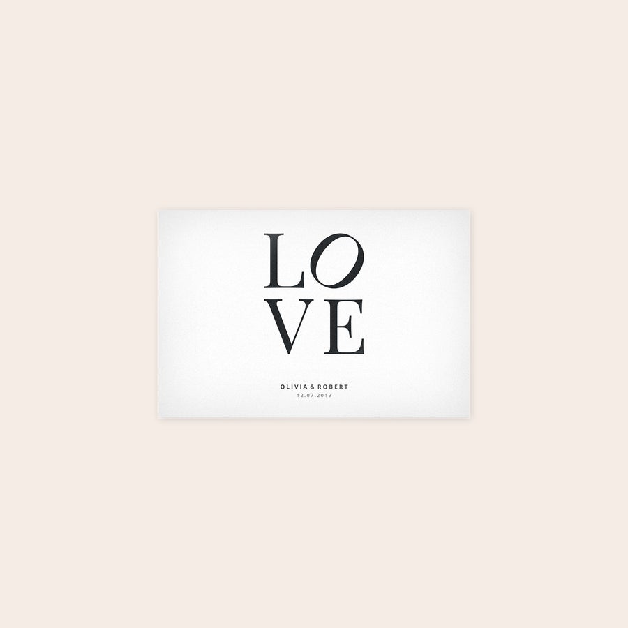 Kuva valuutalla Forex-valokuvataulu tekstillä LOVE ja nimillä Olivia & Robert, päivämäärällä 12.07.2019.