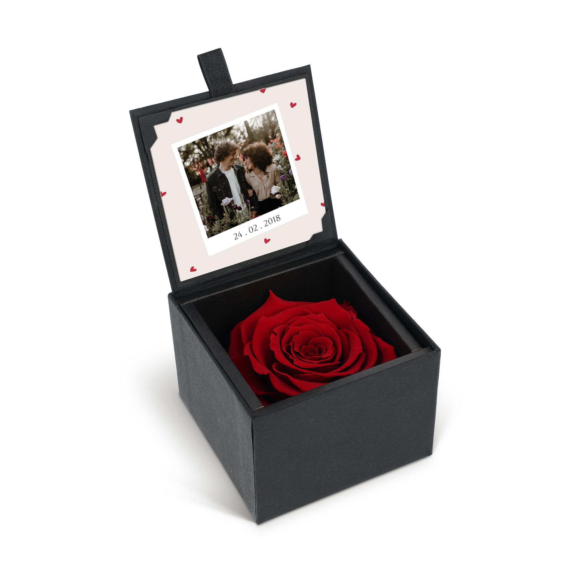 Longlife Rose mit Fotodruck, einer roten Rose in einer schwarzen Box mit einem personalisierten Foto und dem Datum 24.02.2018