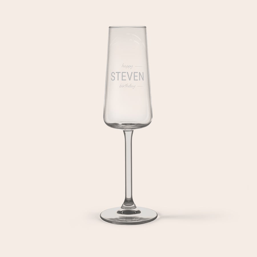 Personalised champagne glasses Personalised champagne glasses