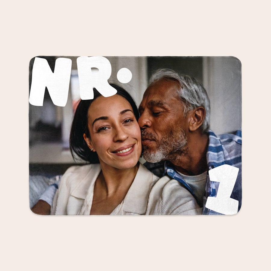 Velo cobertor de foto Cobertor de lã impresso com foto de casal se beijando e as letras NR. 1 para deixar seu sofá super aconchegante