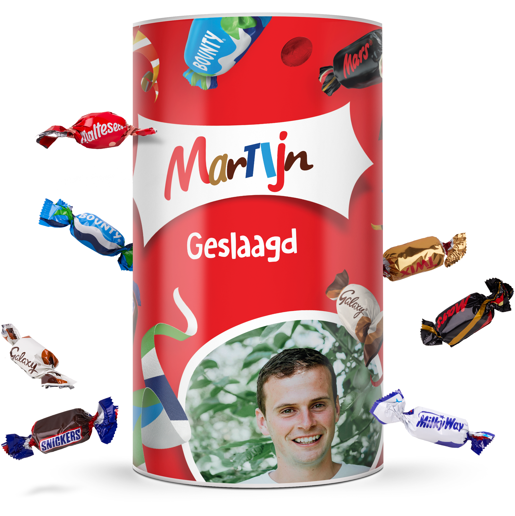 Gepersonaliseerde Celebrations XL chocolade cadeauverpakking met naam Martijn, foto en de tekst Geslaagd