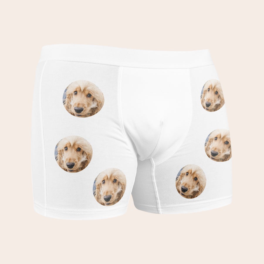 Boxershorts med billede Hvide personlige boxershorts med dit eget foto af en hund, som et unikt design. Hvem vil du overraske?