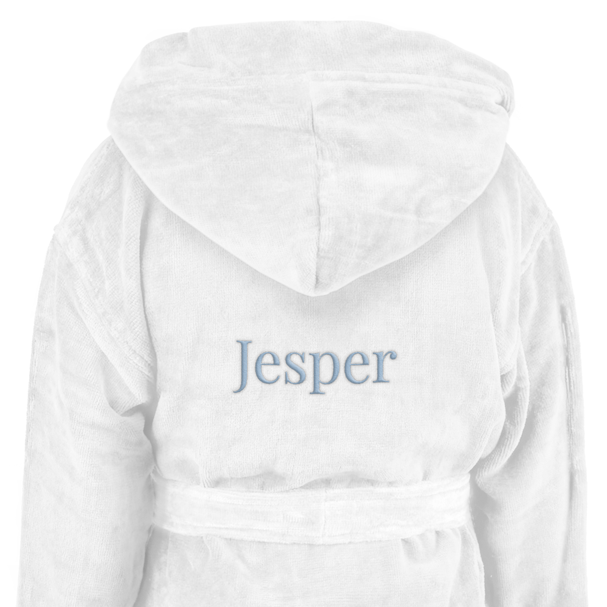 Vit mjuk personlig badkappa för barn, broderad med namnet Jesper i ljusblått på ryggen.