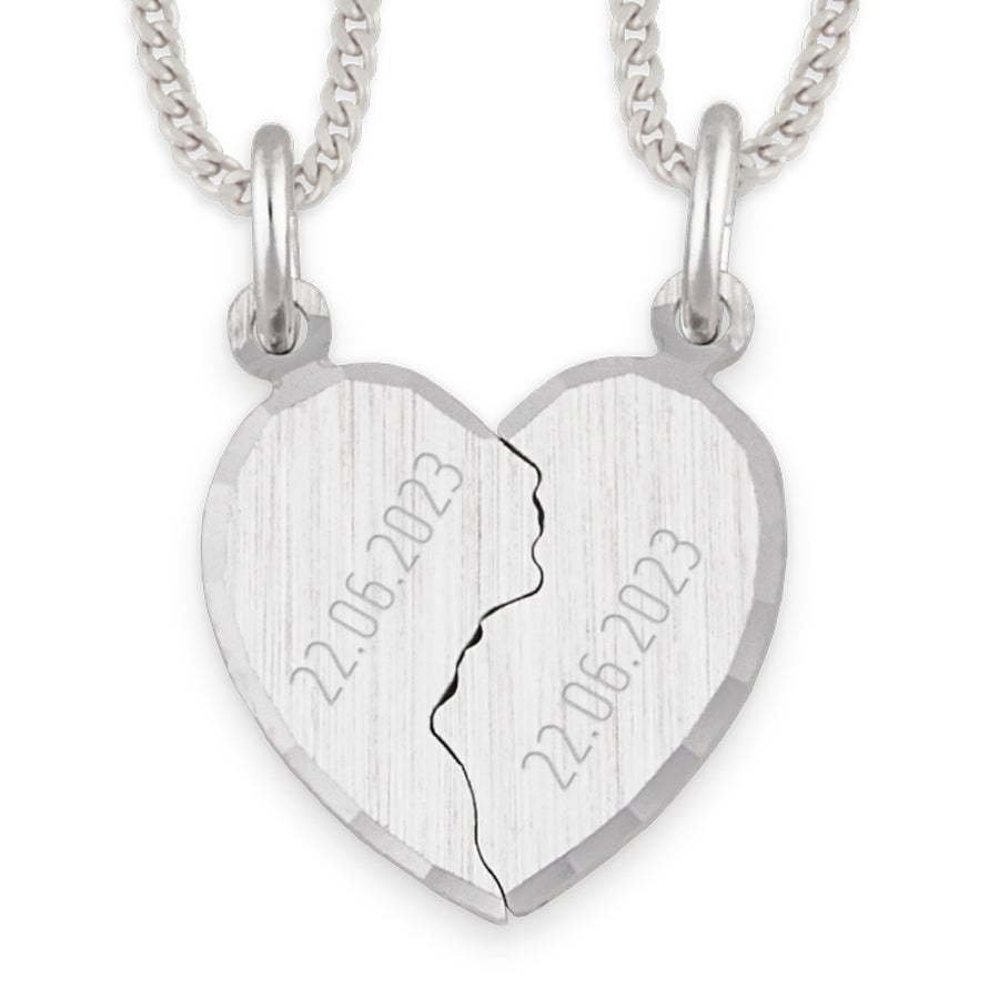 Kaiverrettu hopeinen riipus - Rikkoutuneet sydämet Kaiverrettu hopeinen riipus - Rikkoutuneet sydämet