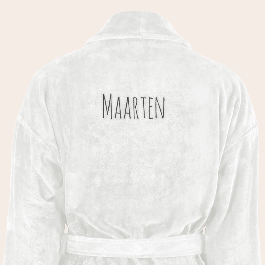 Badjas Heren met naam geborduurd Witte badjas van badstof met de naam MAARTEN geborduurd op de rug, personaliseerbaar met naam.