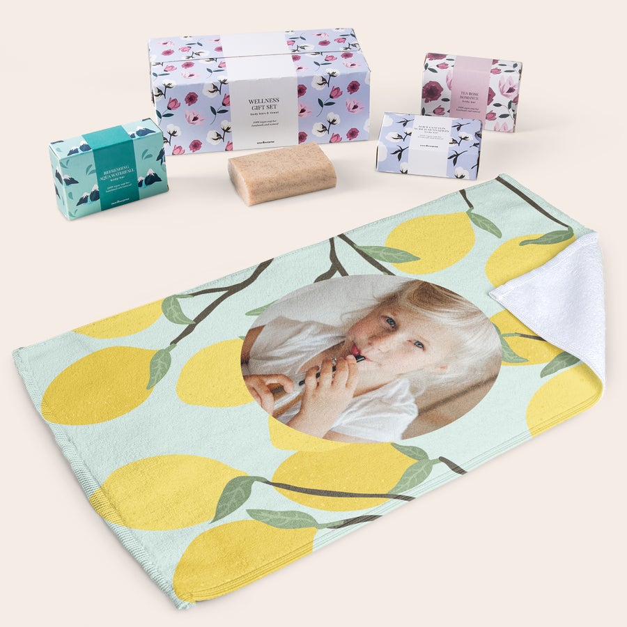 Personalizowany ręcznik z 3 mydełkami Personalizowany ręcznik z 3 mydełkami