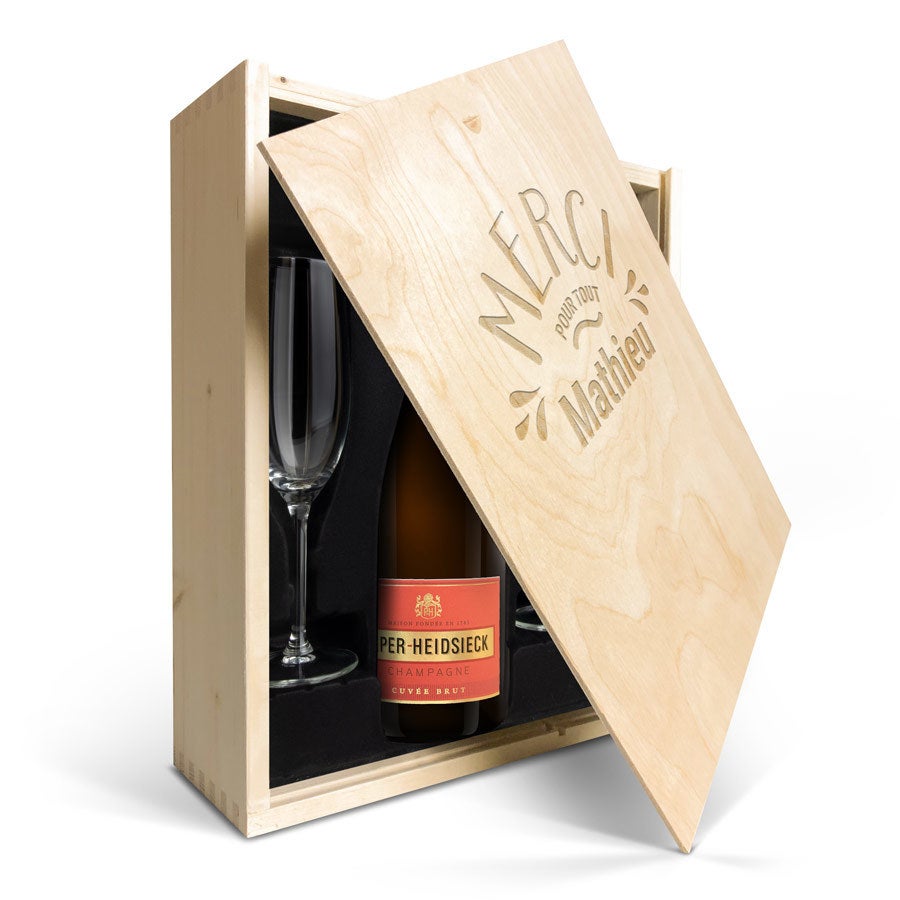 Coffret champagne personnalisé - Piper Heidsleck Brut - 750 ml - avec flûtes Coffret champagne personnalisé - Piper Heidsleck Brut - 750 ml - avec flûtes