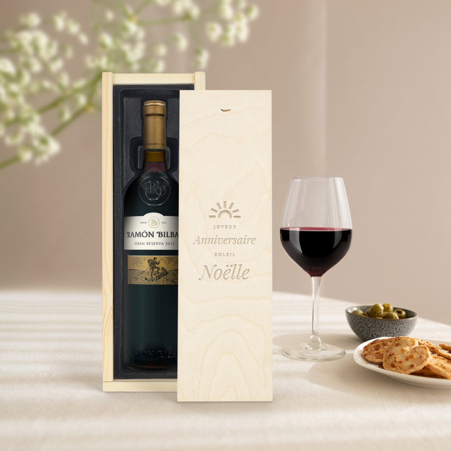Ramon Bilbao Gran Reserva - Couvercle gravé Bouteille de vin Ramon Bilbao dans un coffret en bois gravé Joyeux Anniversaire Soleil Noëlle