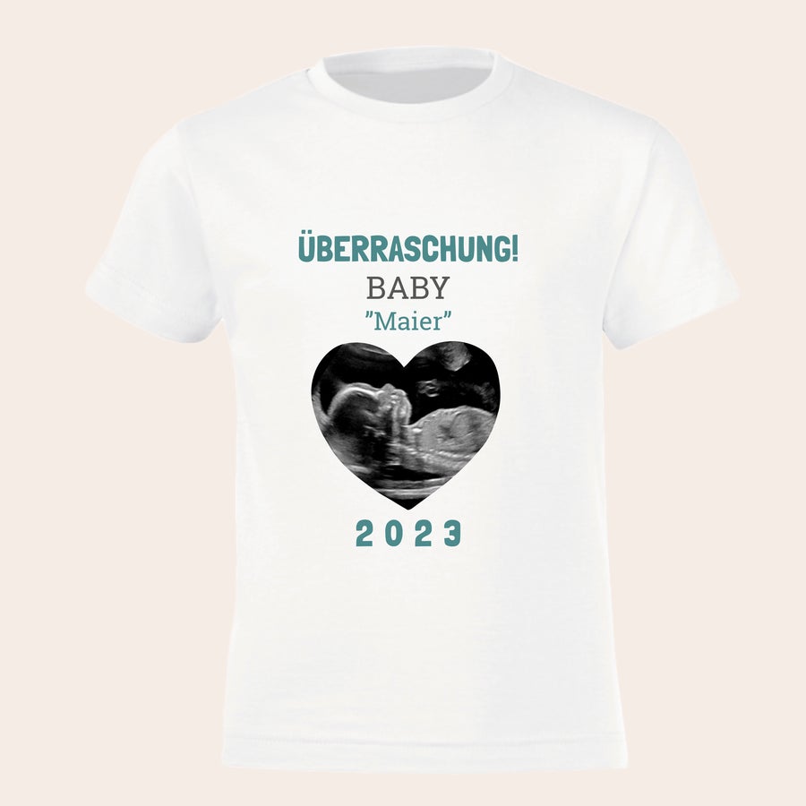 T-Shirt bedrucken - großer Bruder/große Schwester Weißes T-Shirt für Schwangerschaftsverkündung, bedruckt mit Ultraschallbild, Name Maier und Jahreszahl 2023