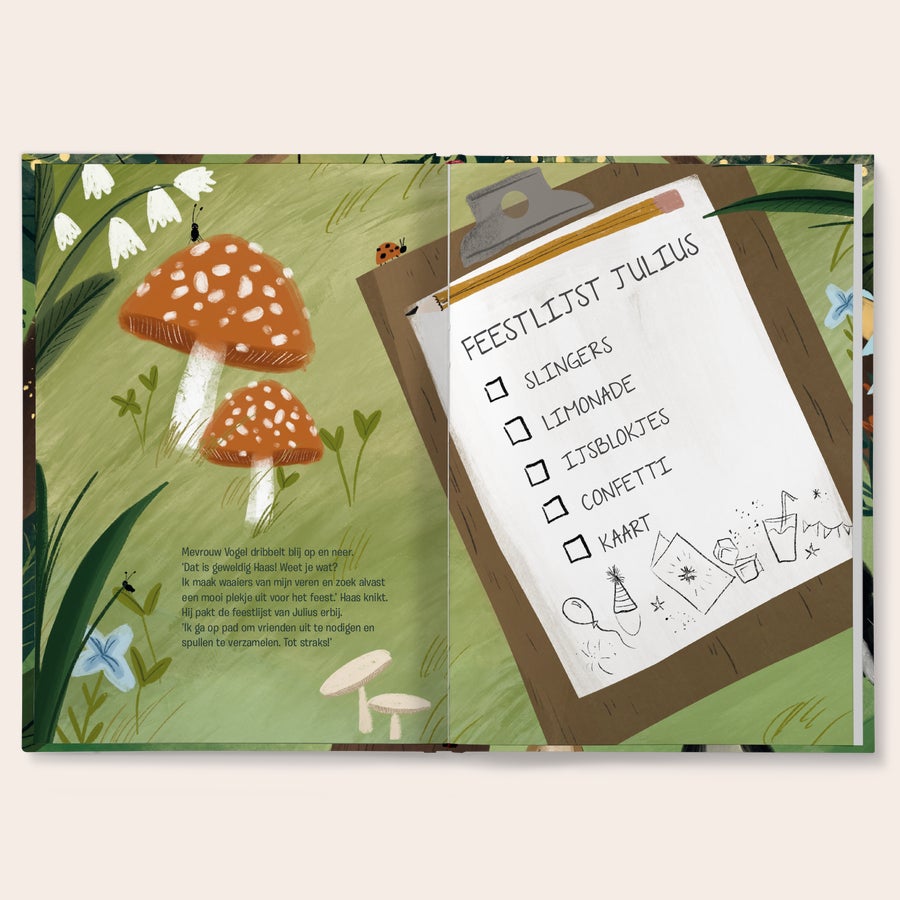 Boek Het grote feestboek personaliseren Boek met naam - Het grote feestboek - Softcover met een feestlijst van Julius en bosdierenillustraties, gepersonaliseerd met naam.