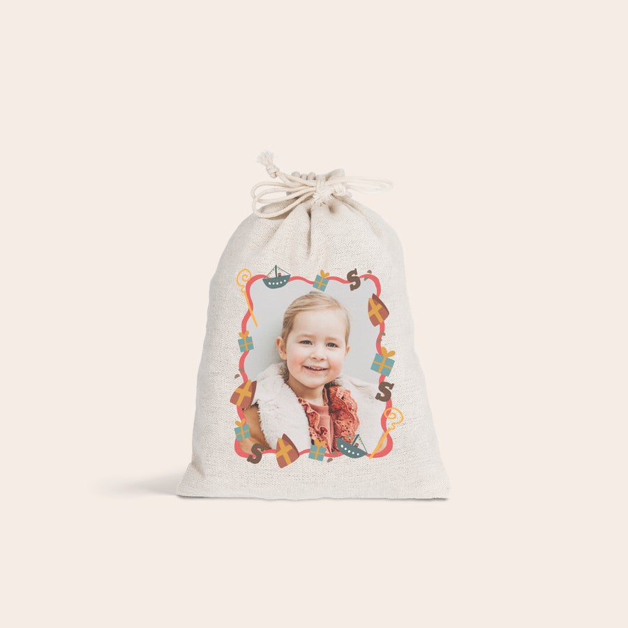 Pepernoten zakje bedrukken Gepersonaliseerd Sinterklaas katoenen zakje met foto van een lachend meisje en Sint-decoraties, bedrukt.