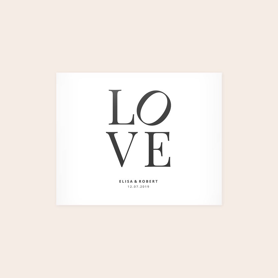 Poster met foto Gepersonaliseerde poster met Love en namen Elisa & Robert en datum 12.07.2019, gedrukt in zwart-wit.