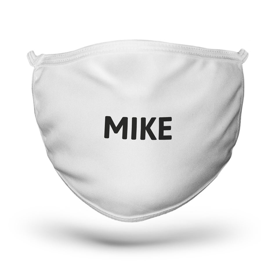 Masca din material personalizată albă cu numele MIKE imprimat, pentru a proteja pe dumneavoastră și pe cei din jur.