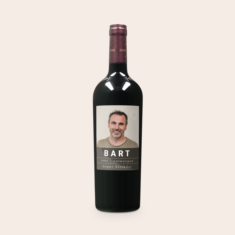 Wijn Salentein Merlot personaliseren Fles Salentein Merlot met bedrukt etiket van man, naam Bart, jaartal 1994, stad Antwerpen en tekst Happy birthday.