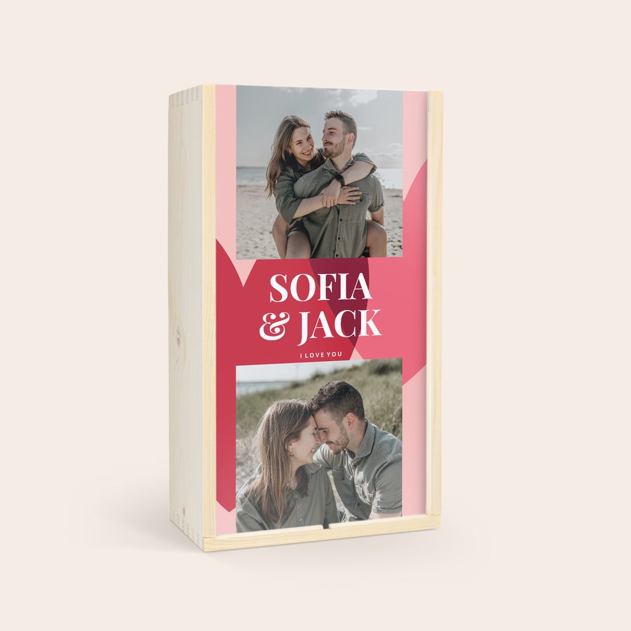 Personalizowany zestaw win Oude Kaap Spersonalizuj zestaw do wina czerwonego i białego Oude Kaap w drewnianym etui z nadrukowanymi zdjęciami i napisem Sofia & Jack I Love You