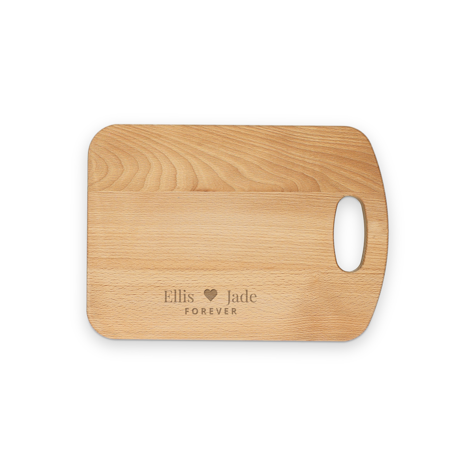 Puinen leikkuulauta kaiverrettuna nimillä Ellis & Jade ja tekstillä "FOREVER" sydämen kera.