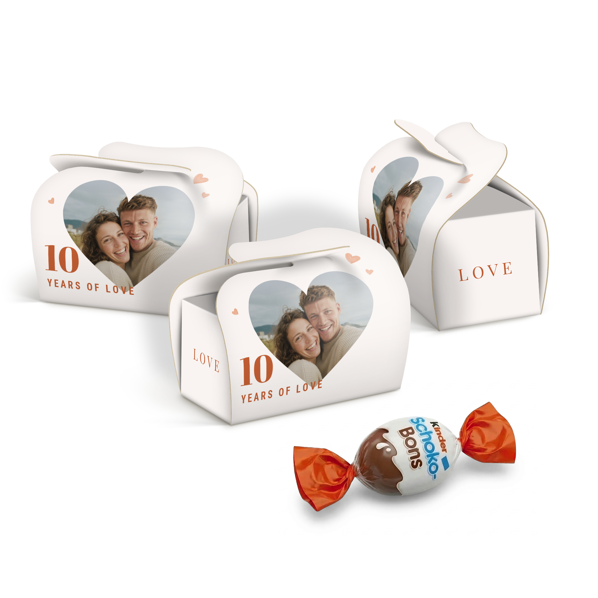 Gepersonaliseerde doosjes met foto, tekst 10 Years of Love en de naam, perfect als chocolade cadeau.