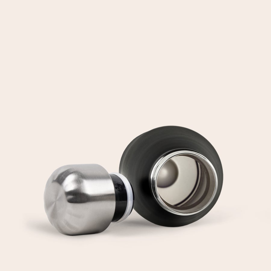 Bottiglia thermos - Incisa Thermos personalizzato nero con tappo in acciaio inox inciso con il nome