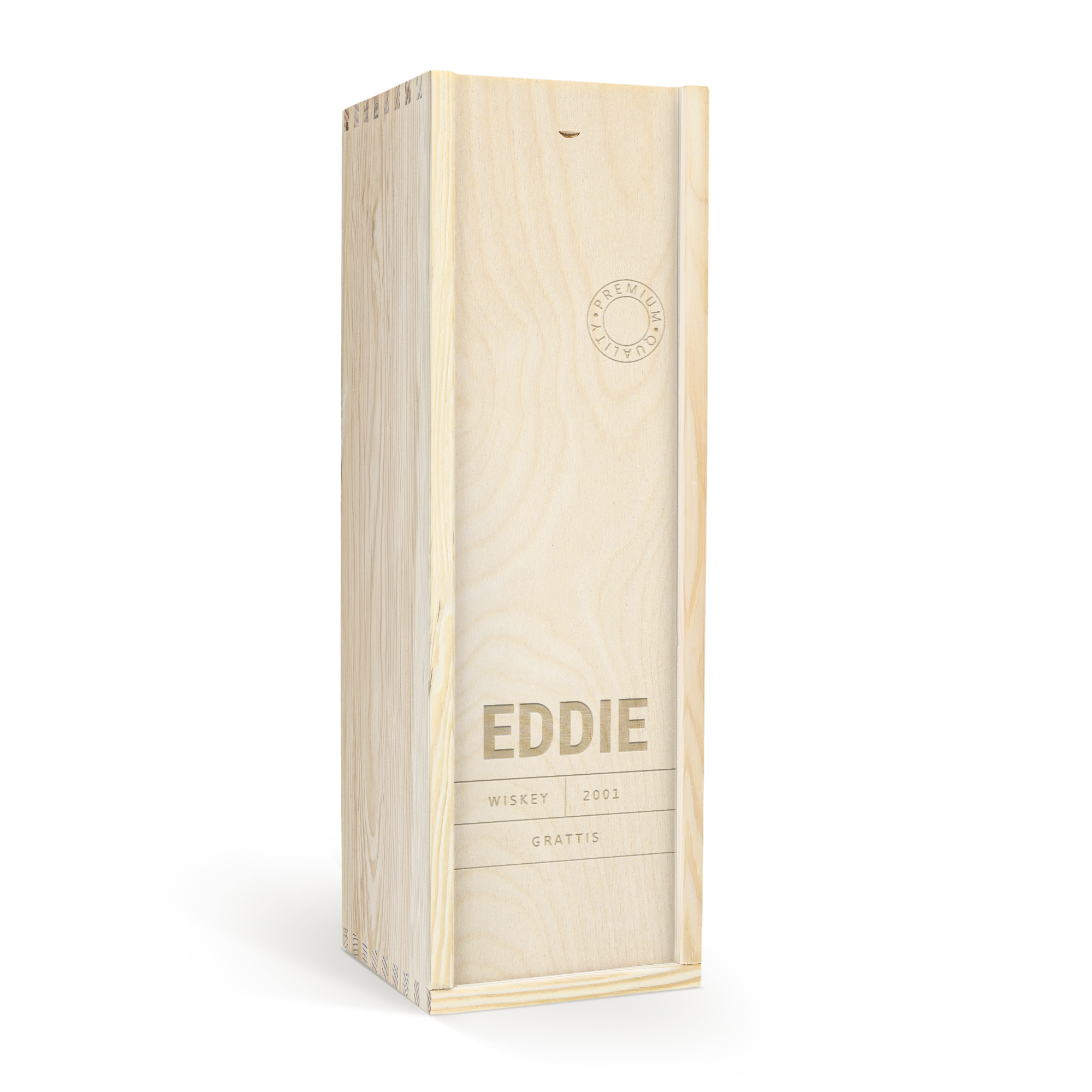 En graverad träask med namnet "EDDIE" och texten "WISKEY 2001 GRATTIS", för en flaska Highland Park 12 Years whisky.
