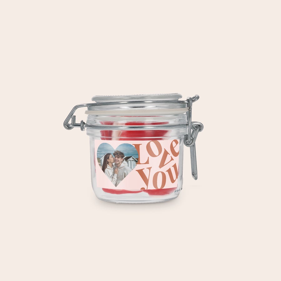 Personalised sweet jar Personalised sweet jar with heart-shaped candies, printed with a photo and "Love You" text