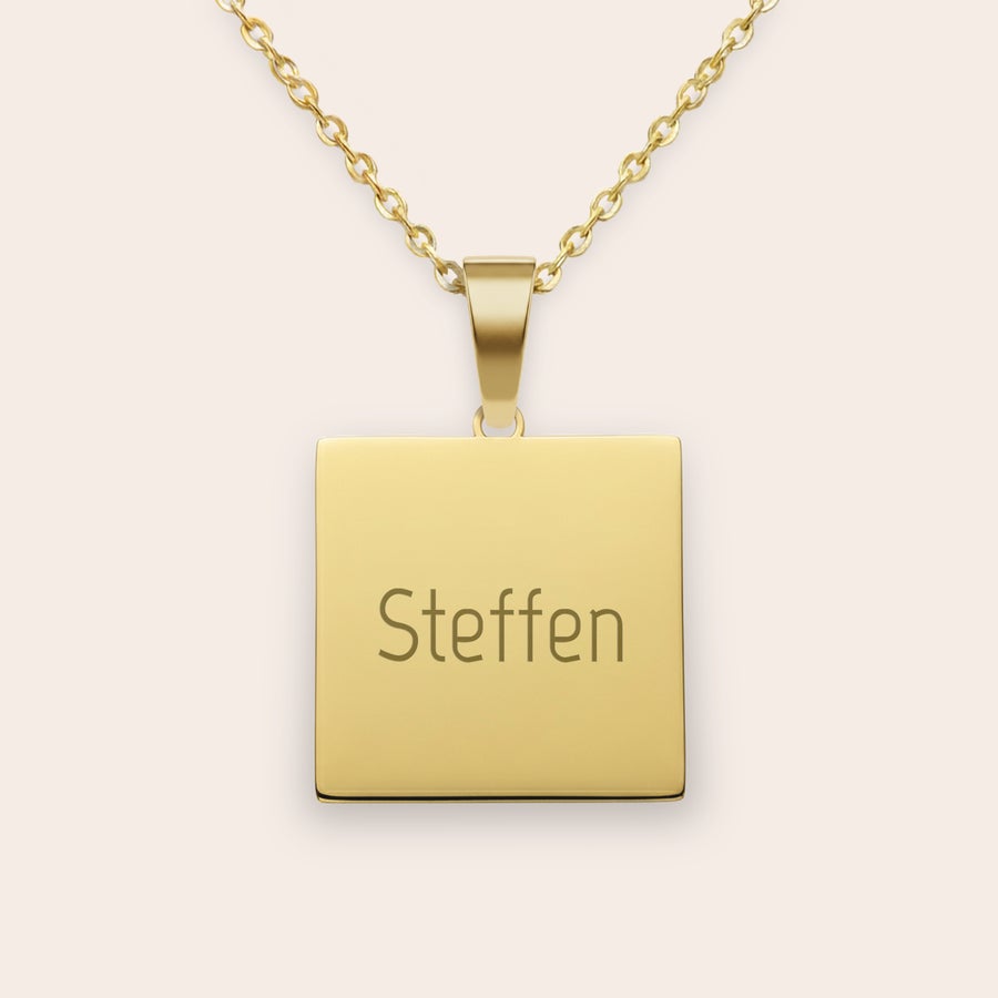 Halskjede med firkantet anheng Halskjede med firkantet anheng