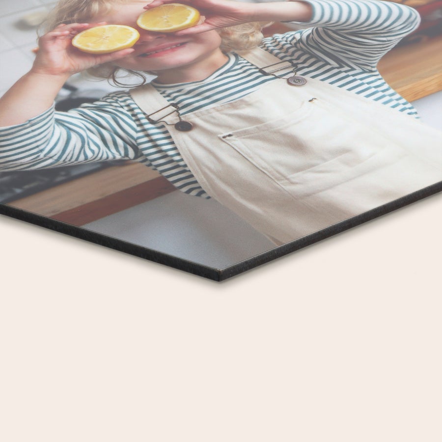 Panouri de perete personalizate Panou decorativ din lemn imprimat cu o fotografie a unui copil, personalizabil cu propriul design.