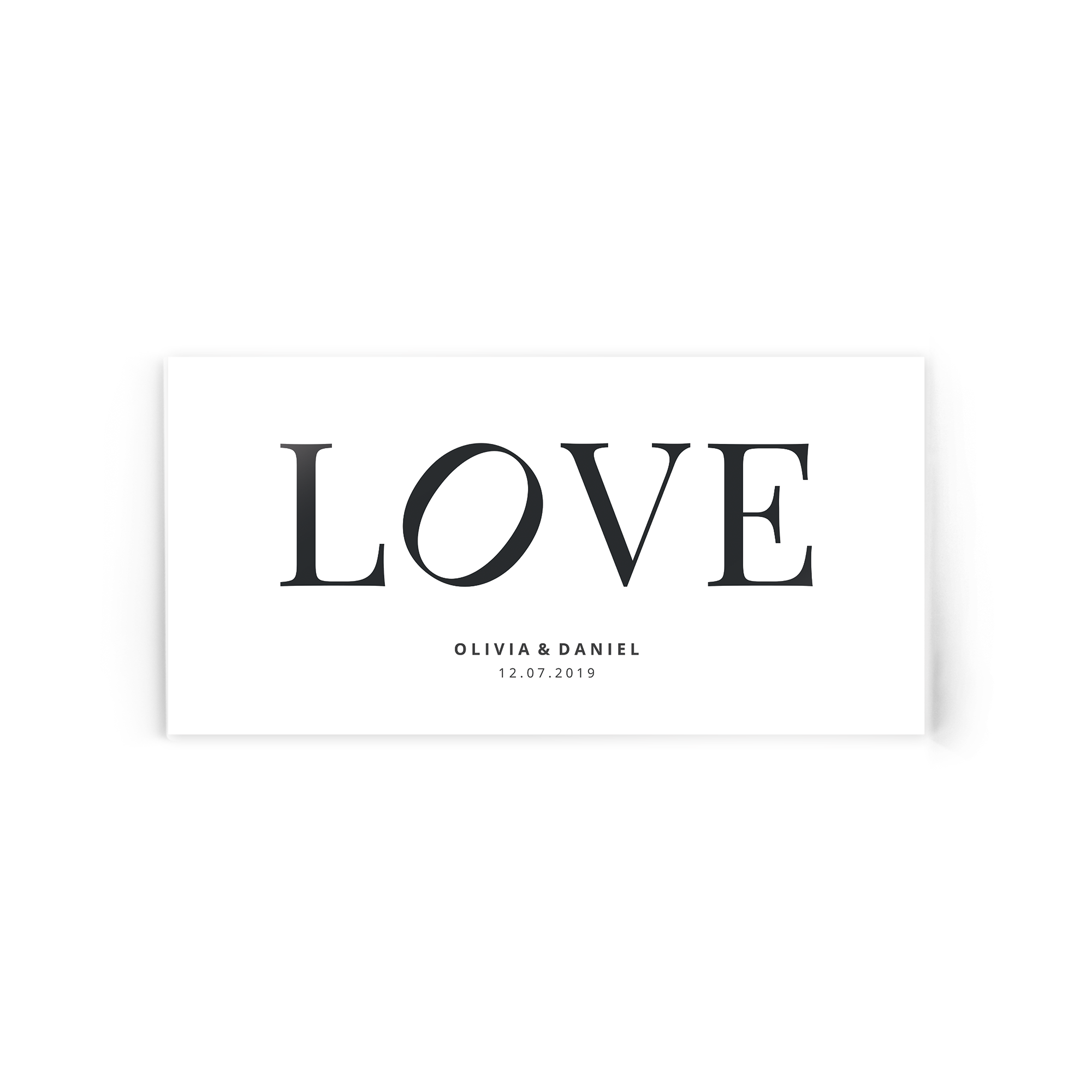 Impression sur plexiglas avec le texte LOVE Olivia & Daniel 12.07.2019. Une photo originale sur plexiglas personnalisée.