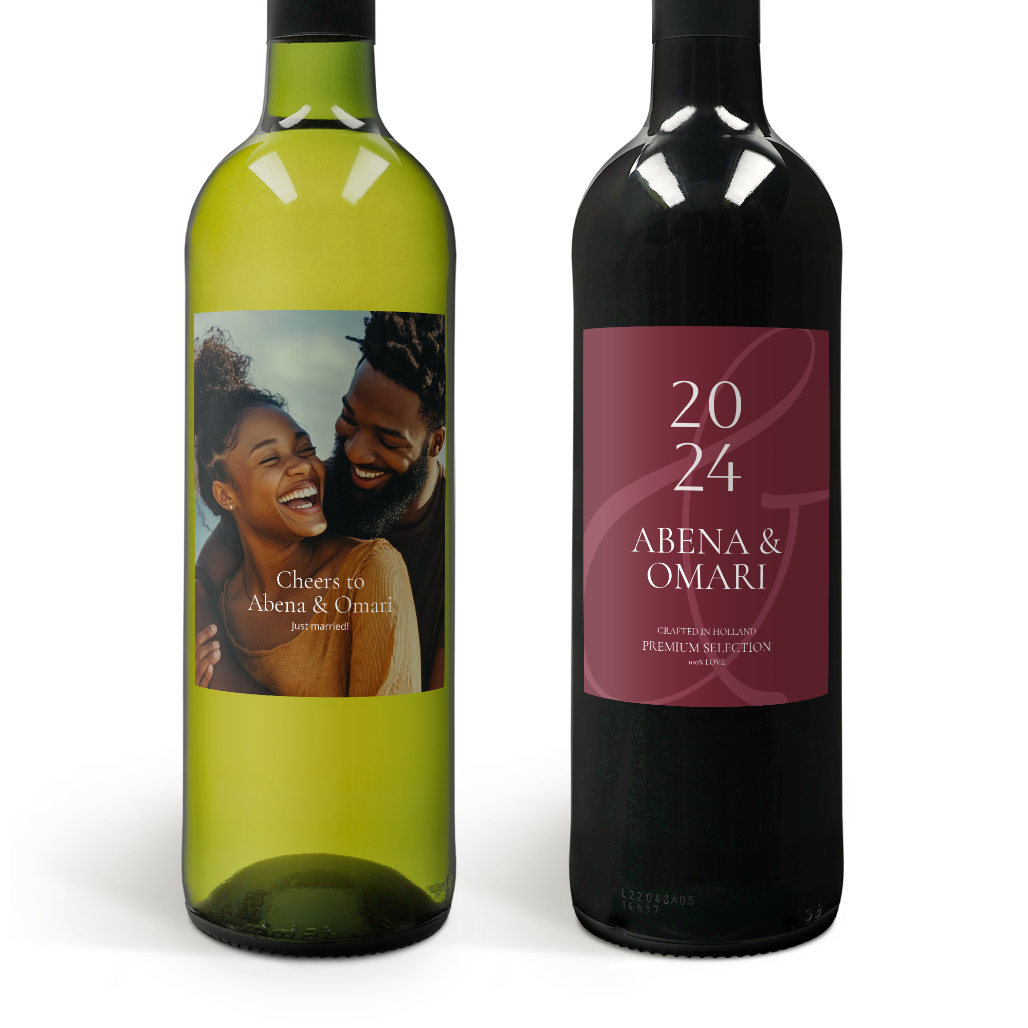 Una bottiglia di vino rosso e una di vino bianco Belvy con etichette personali stampate con foto e testo